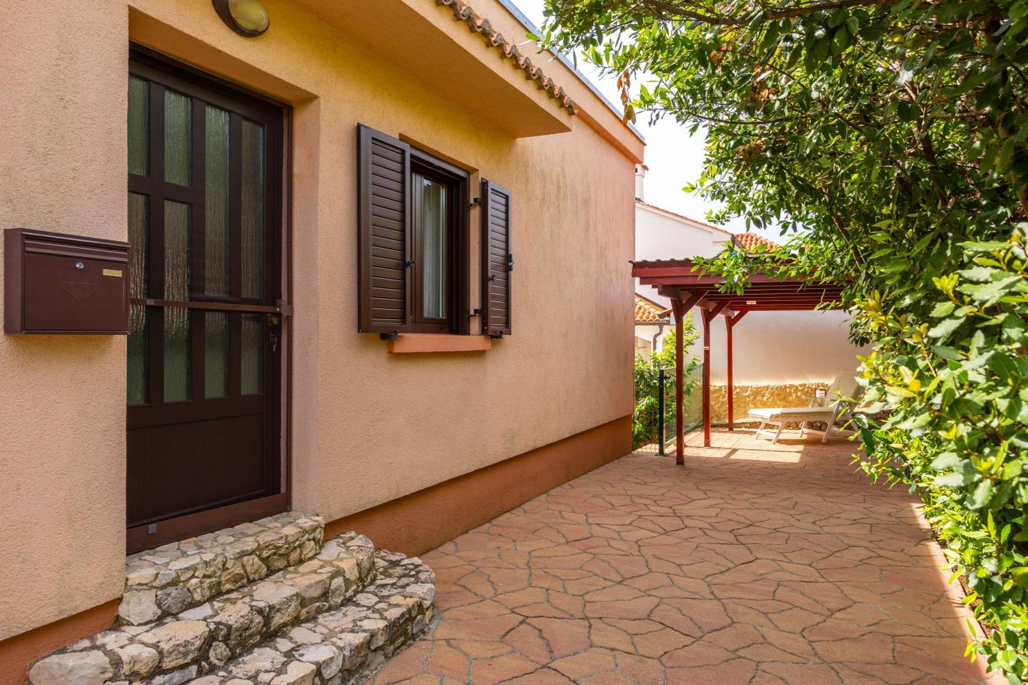 Apartments Villa Temer Pinezici  Exterior photo